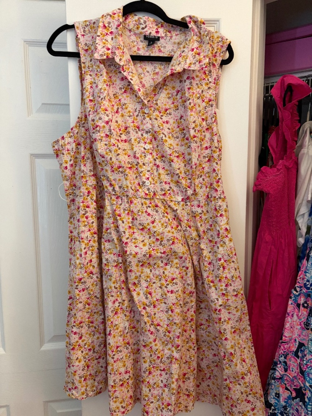 Torrid Size 3 floral knee length dress with collar